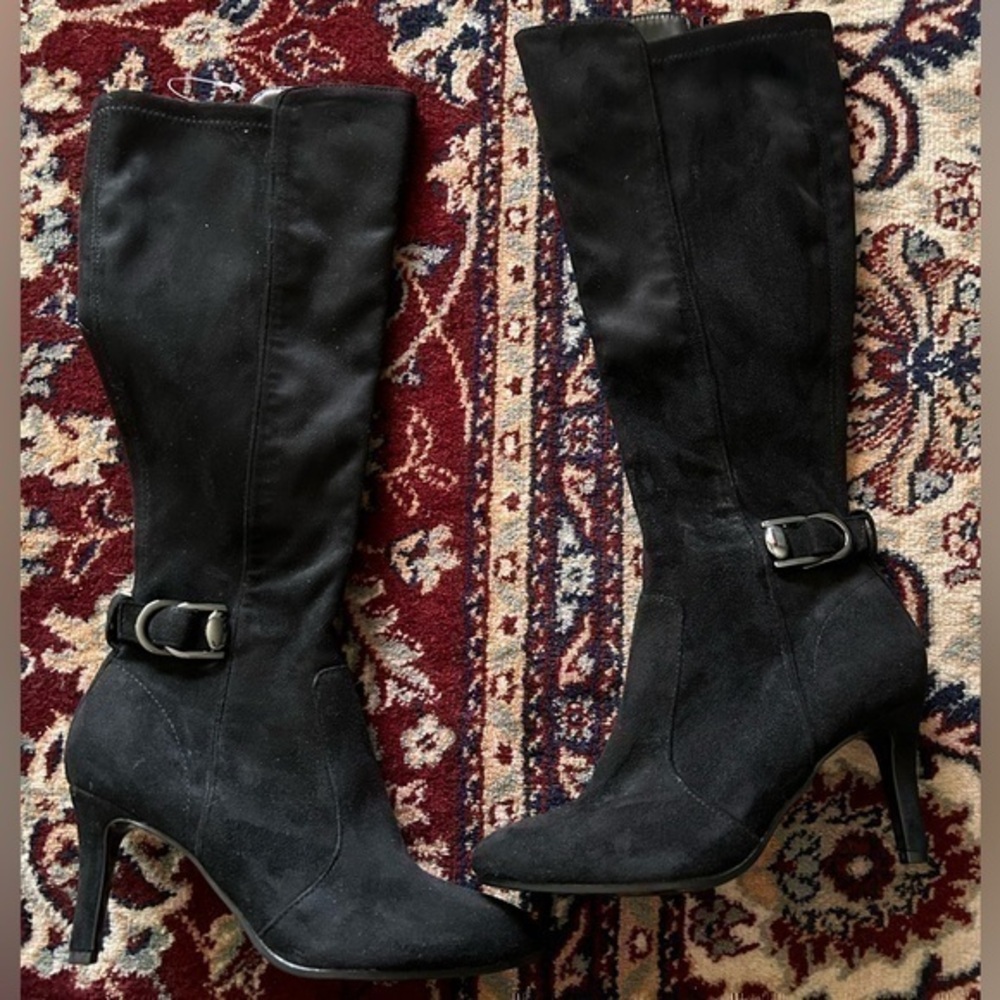 New Bandolino Women’s Delfie2 Black Knee High Suede Boots Size 5.5 NWOB